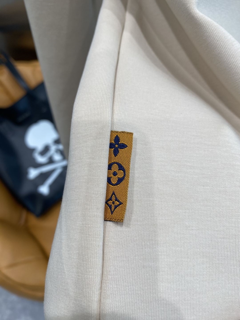 l0vis Vvtt0n t-shirt